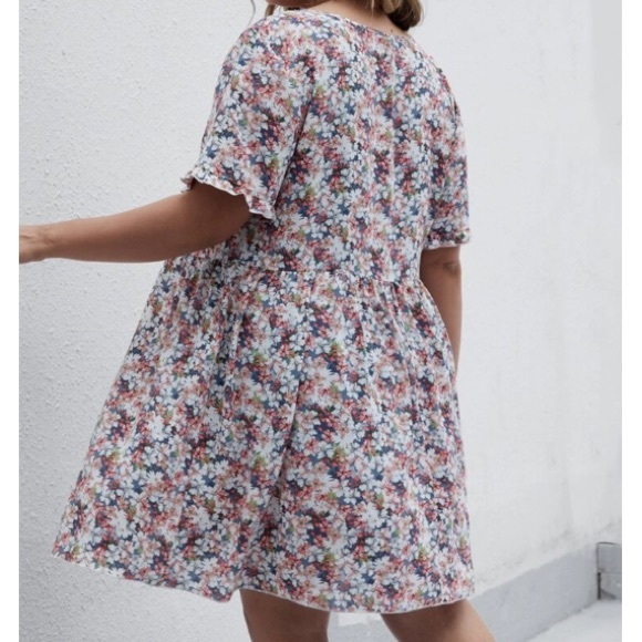 Plus flounce sleeve v neck dress - Picture 2 of 5